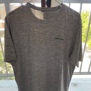 Patagonia Dri-Fit T-shirt size Larga